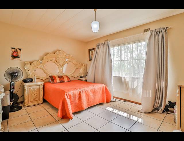 2 BEDROOM APARTMENT FOR SALE IN NEW REDRUTH